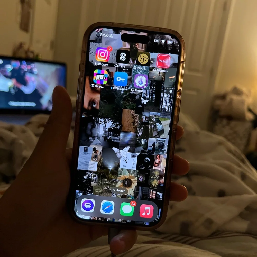 Baby blue iPhone 15 Pro 256 GB AT&T